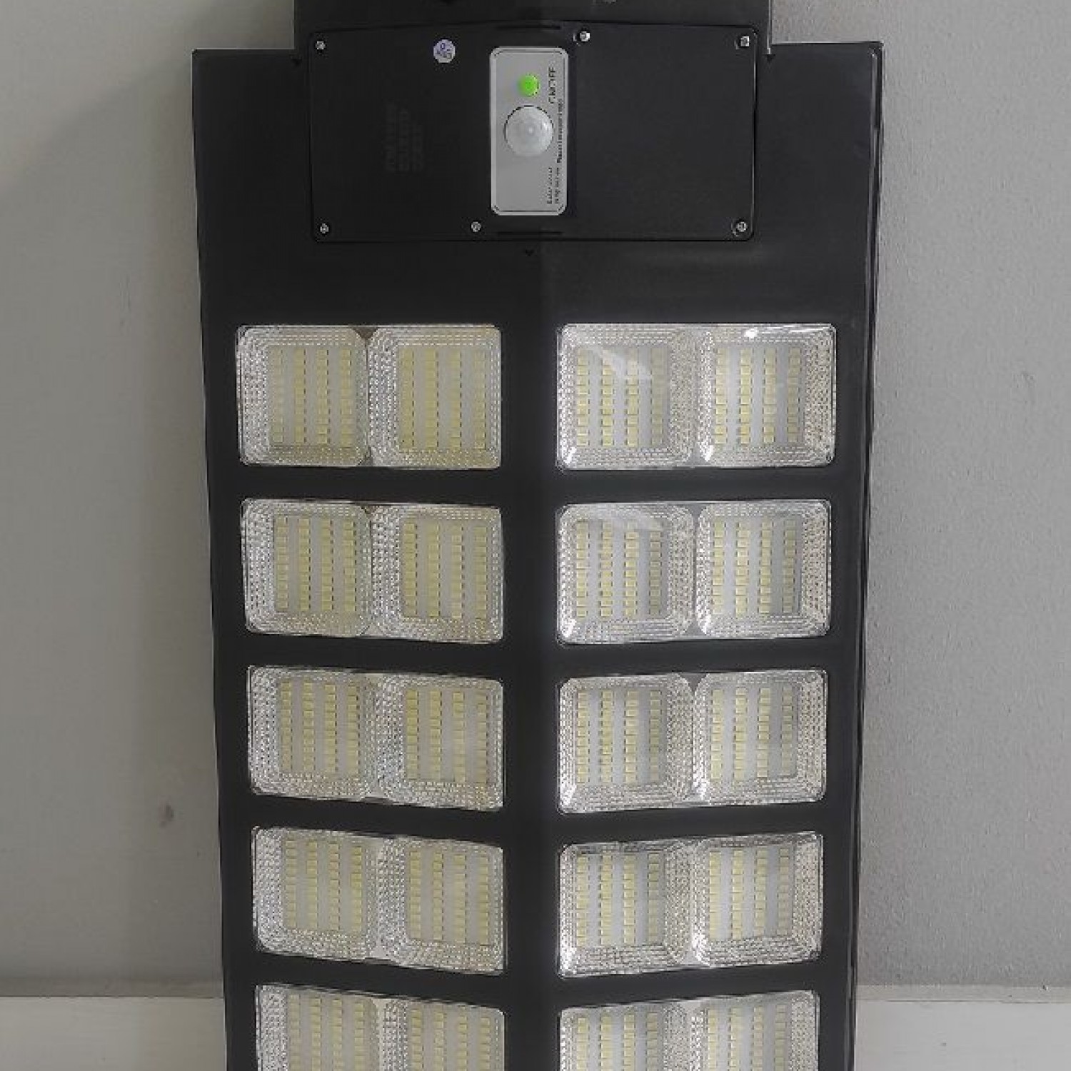 Ηλιακό Φωτιστικό Δρόμου 1000w IP65 με Ανιχνευτή Κίνησης